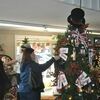Shoppers turned out in droves for the annual Holiday Open House on Sunday. 

Photo by Harper Pitts